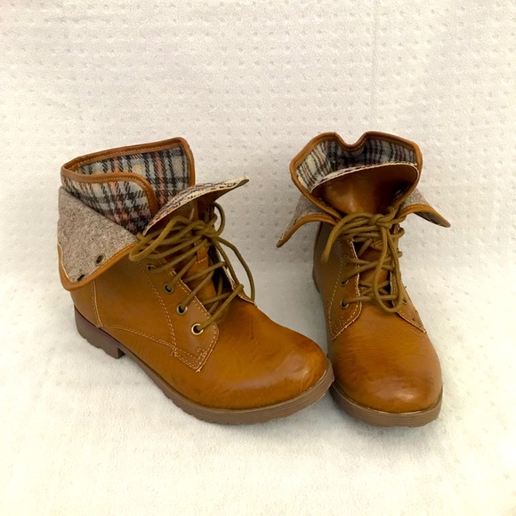 Nine West Shoes - Nine West Brown ankle botties size 7